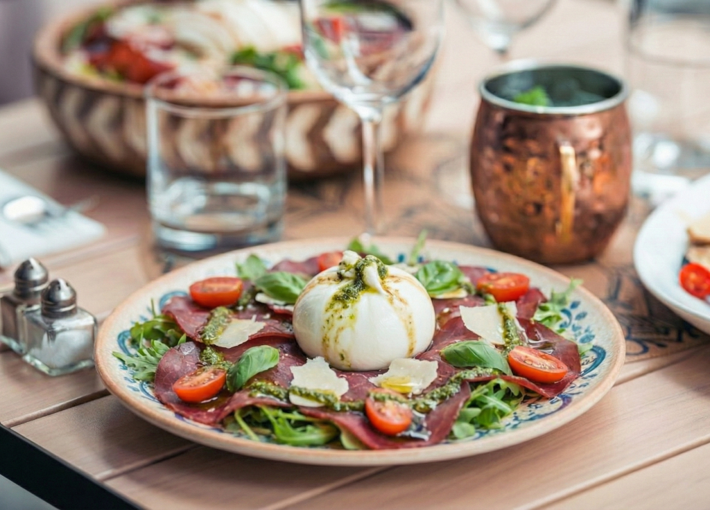 Assiette de salade bresaola du restaurant Vita